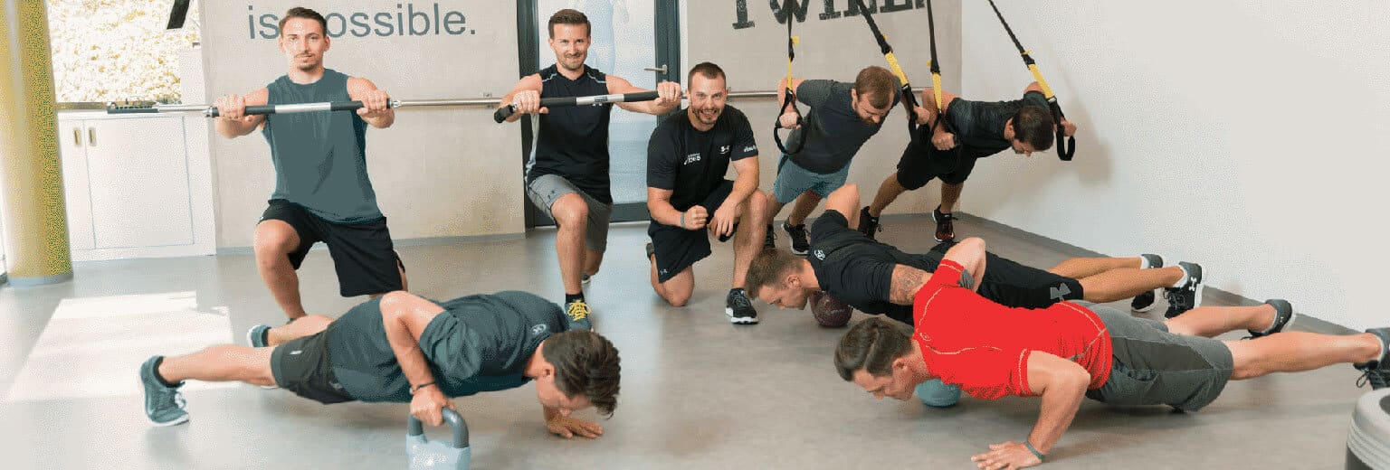 funktionelles-training-stronghim-krafttraining-maenner-1